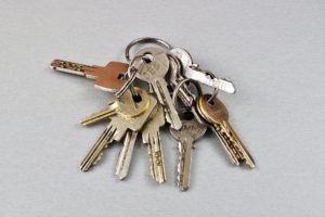 Ohne Klimpern und Stechen - so passt auch der Schlüsselbund in den Formbelt! 1 laufen schlüssel transportieren