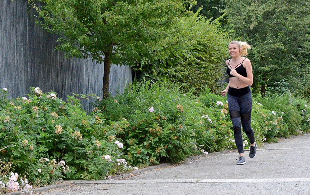 beitrag sport leggings mit handytasche